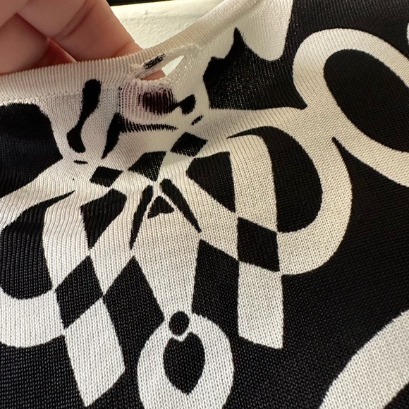 VENUE BUTTON DOWN LIGHT SWEATER BLOUSE. SIZE MEDIUM - Picture 9 of 9